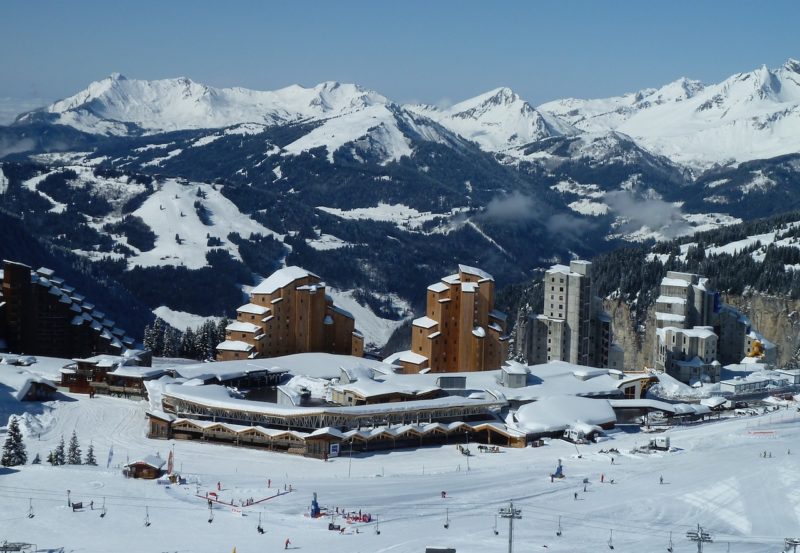 Les Portes du Soleil with Morzine in the distance. Image © PlanetSKI
